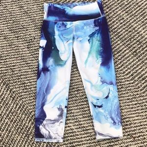 Athleta marbled xs crops